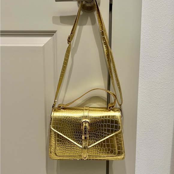 Gold Metallic Croc Embossed Purse NWOT - Picture 2 of 15